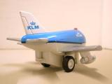 KLM 飛行機型カー